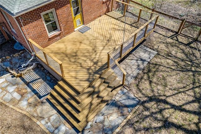 415 Illinois Street, Lawrence, KS 66044