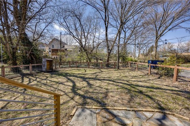 415 Illinois Street, Lawrence, KS 66044