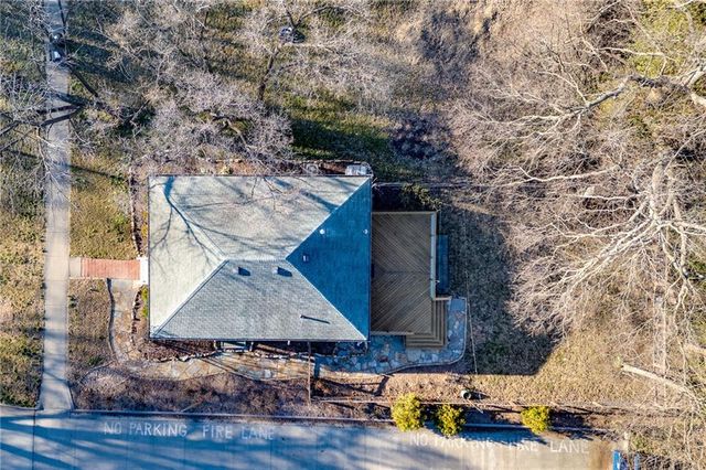 415 Illinois Street, Lawrence, KS 66044