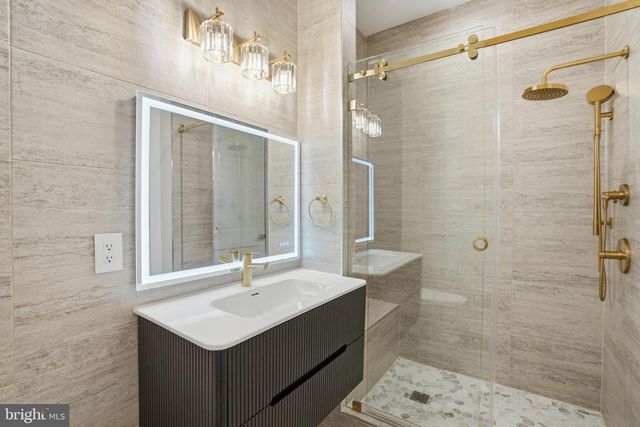 1805 FRANKLIN AVE, Mclean, VA 22101