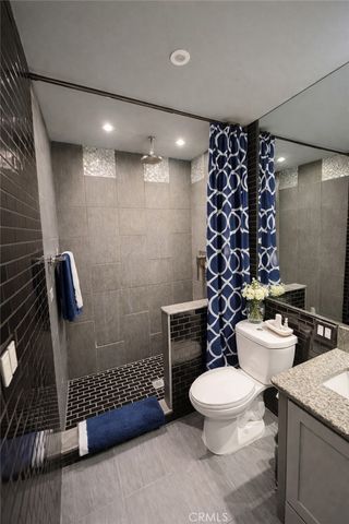 800 N Hobart, Los Angeles, CA 90029
