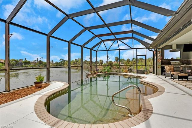 2102 NE 22nd AVE, Cape Coral, FL 33909