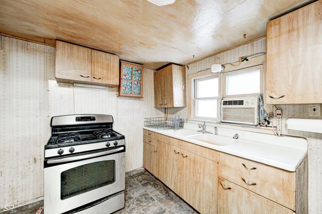 1734 S County Road 1050 E, Indianapolis, IN 46231