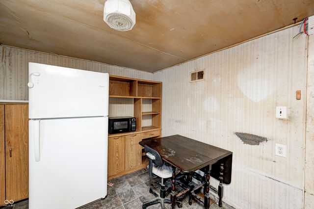 1734 S County Road 1050 E, Indianapolis, IN 46231