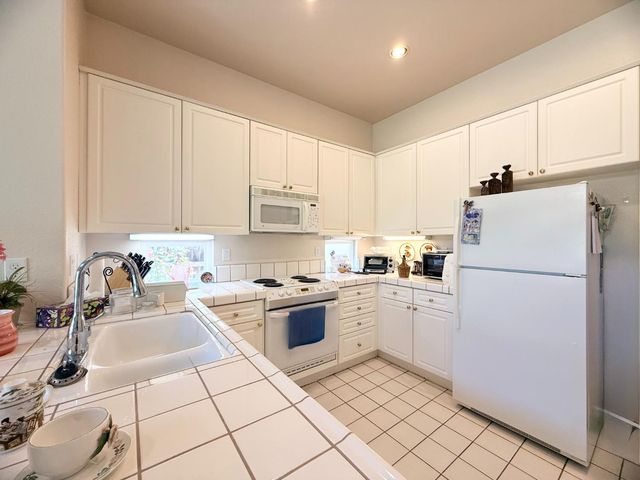 3825 Annandale Ct, Stockton, CA 95219
