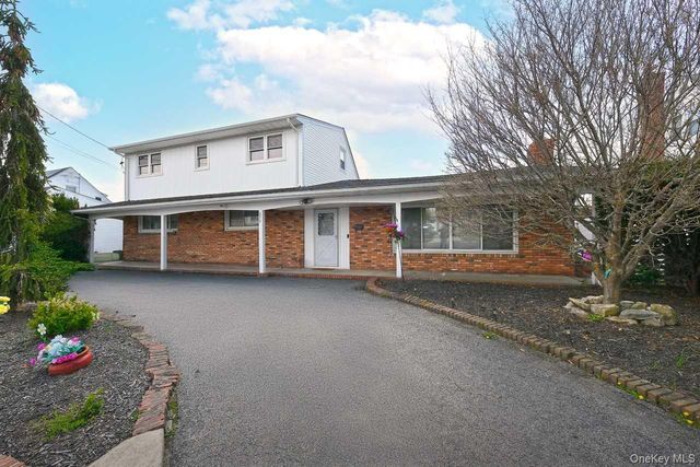 275 36th Street, Lindenhurst, NY 11757