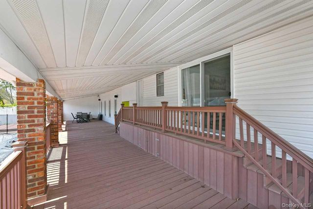 275 36th Street, Lindenhurst, NY 11757