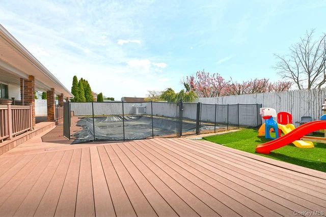 275 36th Street, Lindenhurst, NY 11757