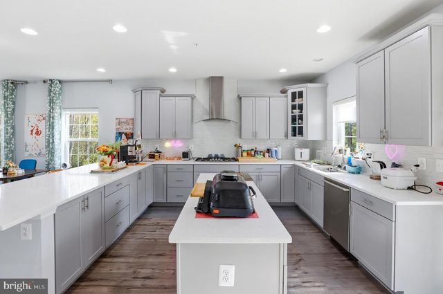 623 CLEAR BLUE LN, Pasadena, MD 21122