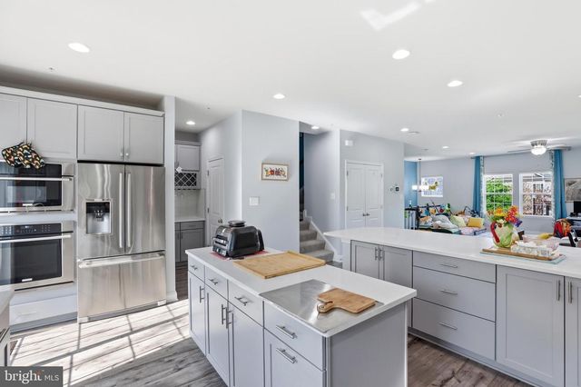 623 CLEAR BLUE LN, Pasadena, MD 21122