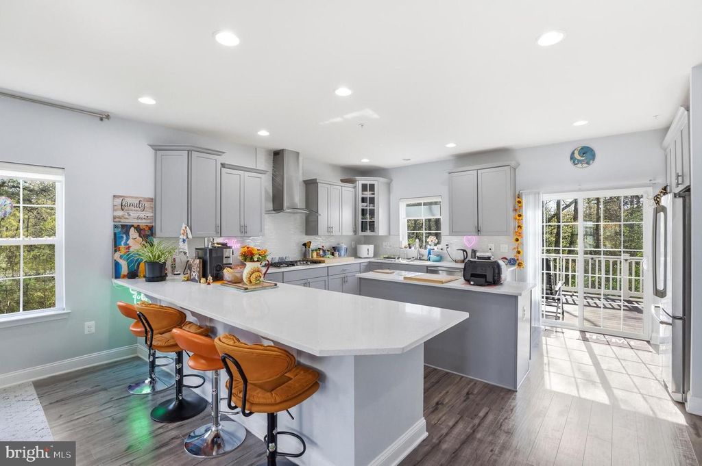 Image 14 of property listing at 623 CLEAR BLUE LN, Pasadena, MD 21122