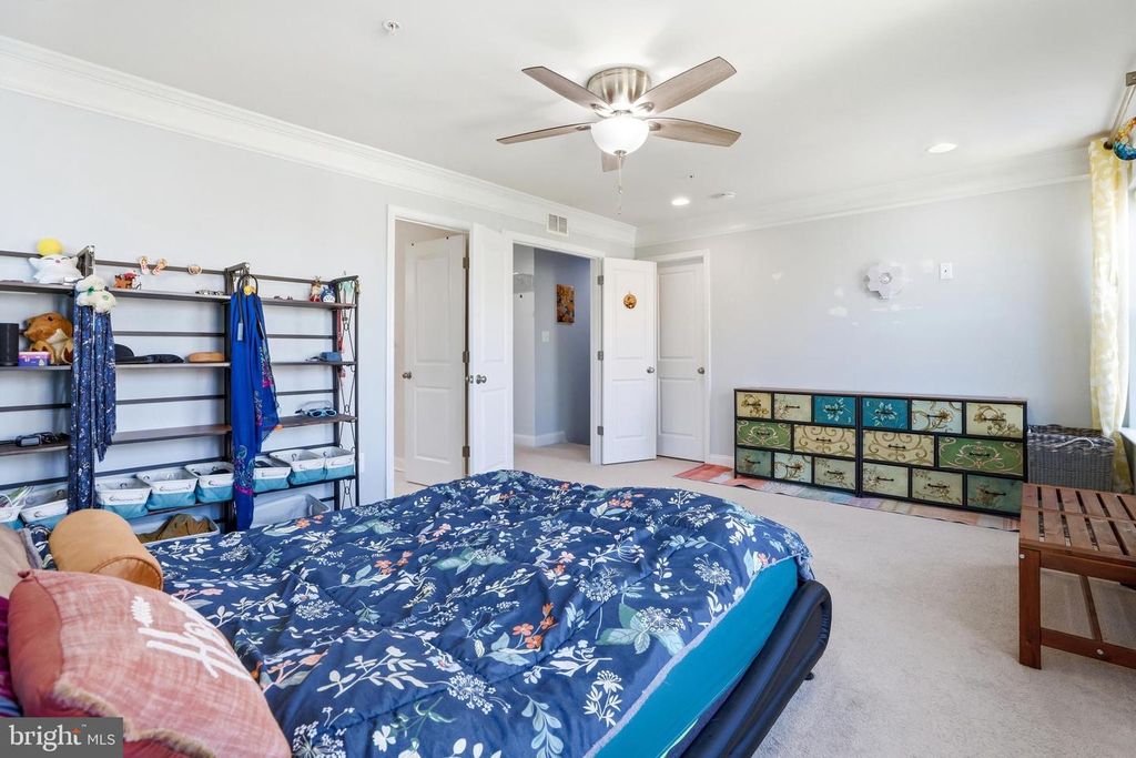 Image 20 of property listing at 623 CLEAR BLUE LN, Pasadena, MD 21122