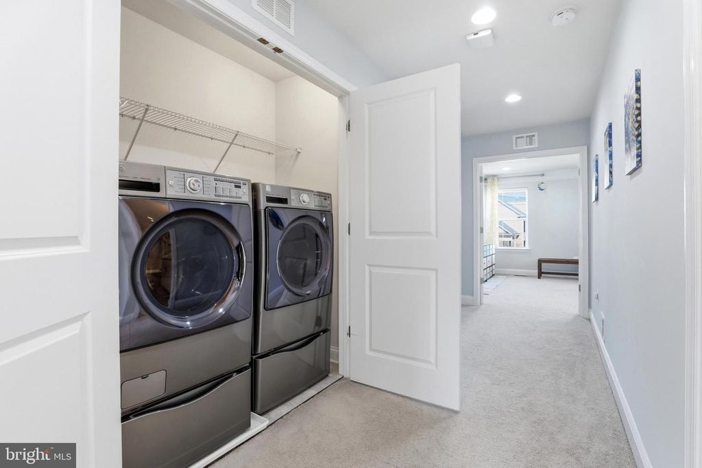 Image 26 of property listing at 623 CLEAR BLUE LN, Pasadena, MD 21122