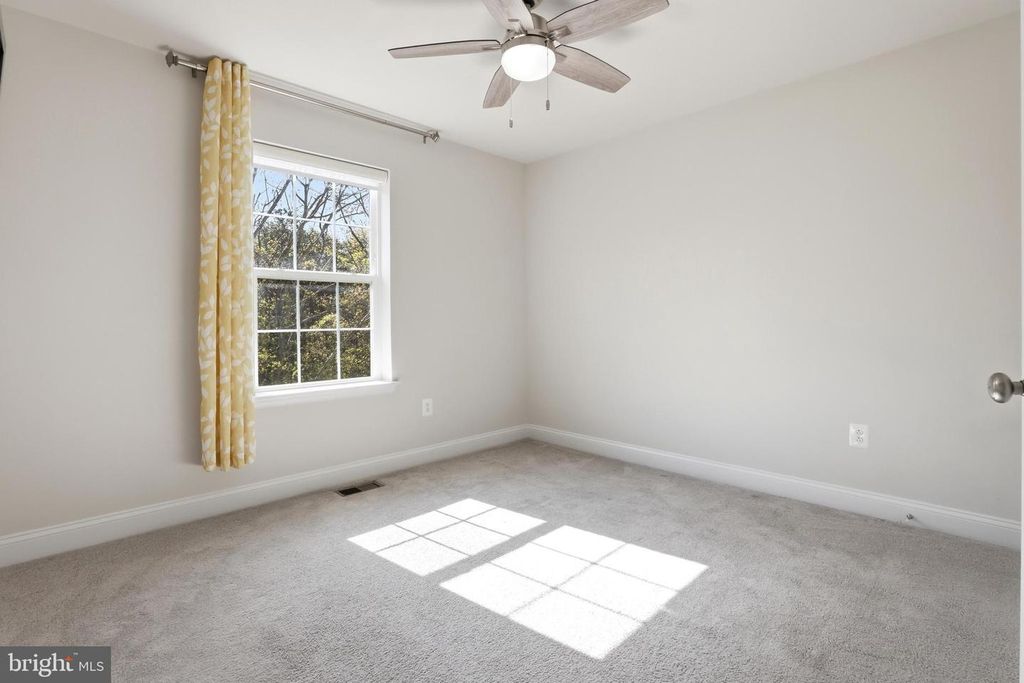 Image 28 of property listing at 623 CLEAR BLUE LN, Pasadena, MD 21122
