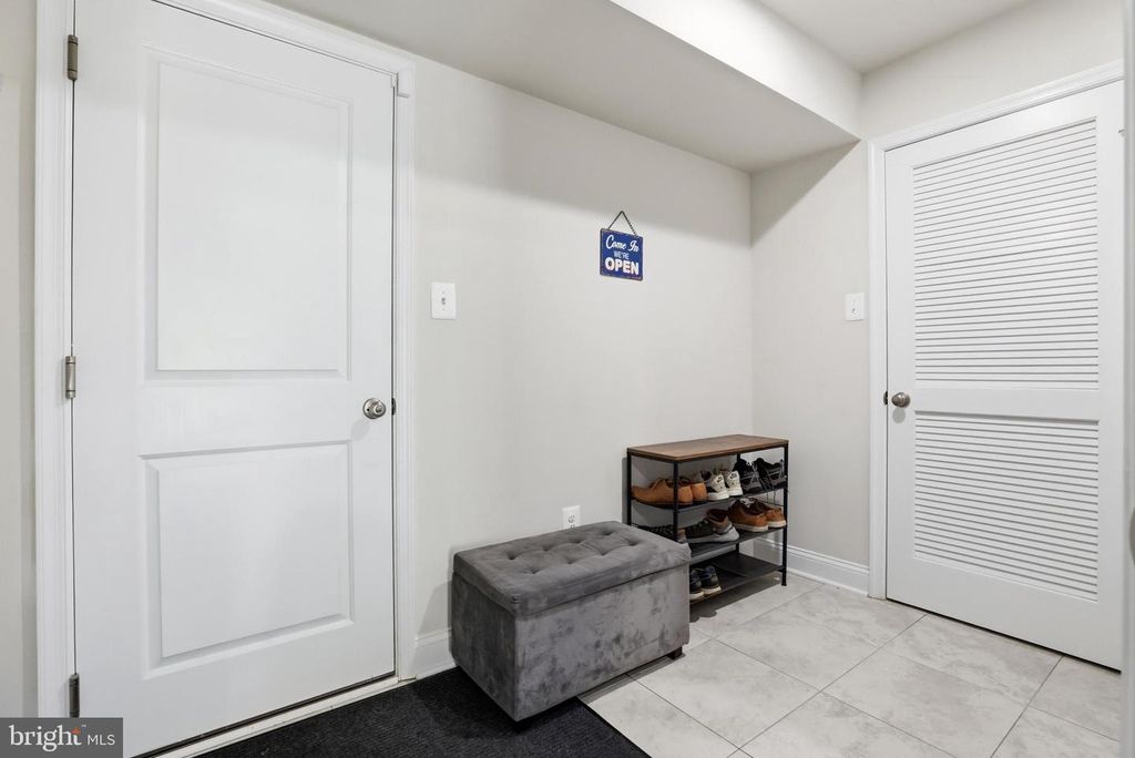 Image 36 of property listing at 623 CLEAR BLUE LN, Pasadena, MD 21122
