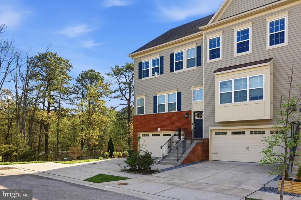 Image 40 of property listing at 623 CLEAR BLUE LN, Pasadena, MD 21122