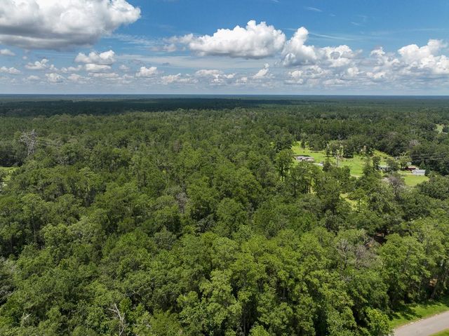 3 County Road 821, Mauriceville, TX 77612