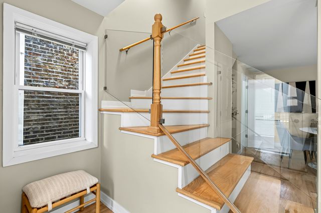 2534 W Haddon Avenue, Chicago, IL 60622