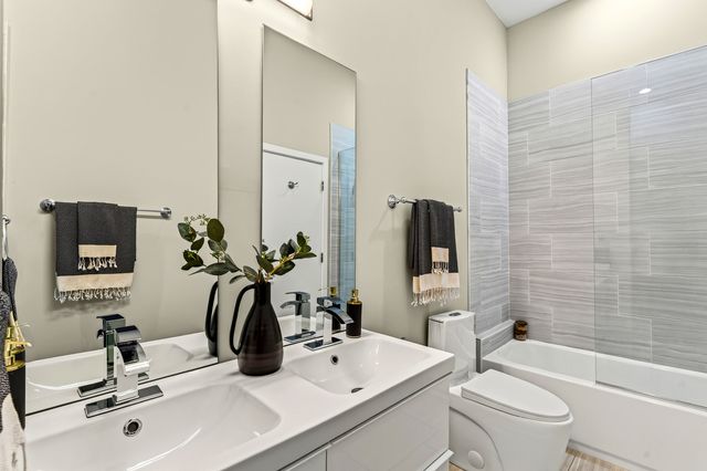 2534 W Haddon Avenue, Chicago, IL 60622