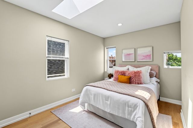 2534 W Haddon Avenue, Chicago, IL 60622
