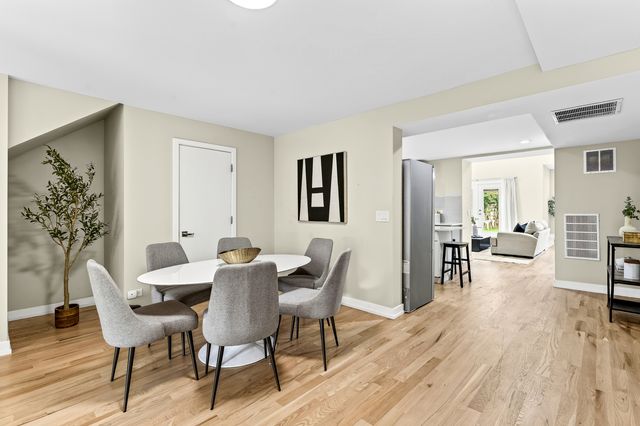 2534 W Haddon Avenue, Chicago, IL 60622