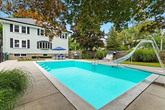 90 Silver St, Randolph, MA 02368