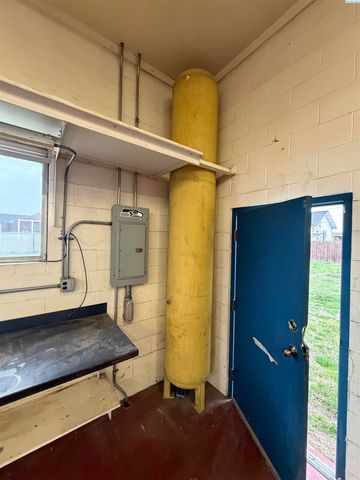 1107 W Yakima Street, Pasco, WA 99301