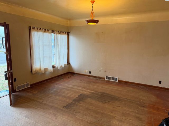 1107 W Yakima Street, Pasco, WA 99301