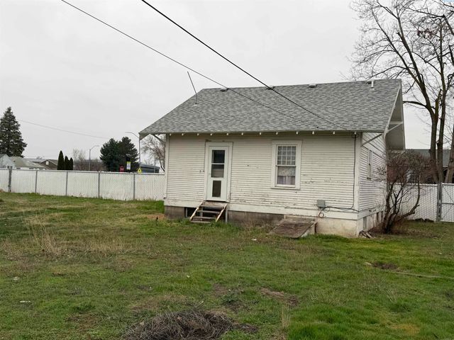 1107 W Yakima Street, Pasco, WA 99301