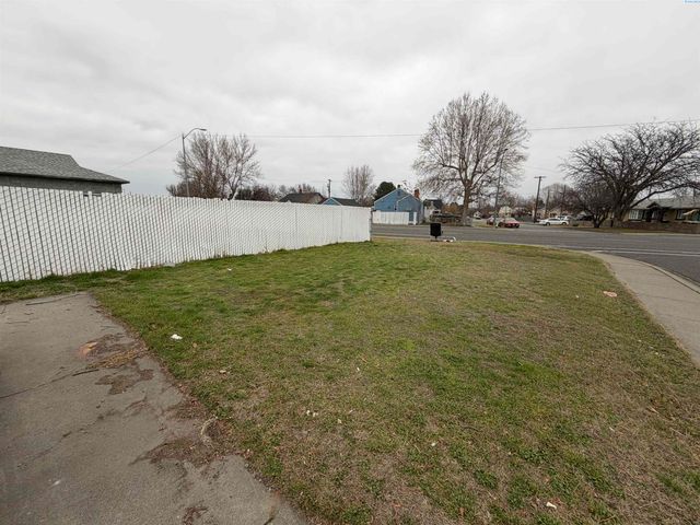 1107 W Yakima Street, Pasco, WA 99301