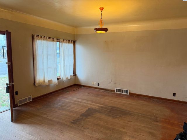 1107 W Yakima Street, Pasco, WA 99301