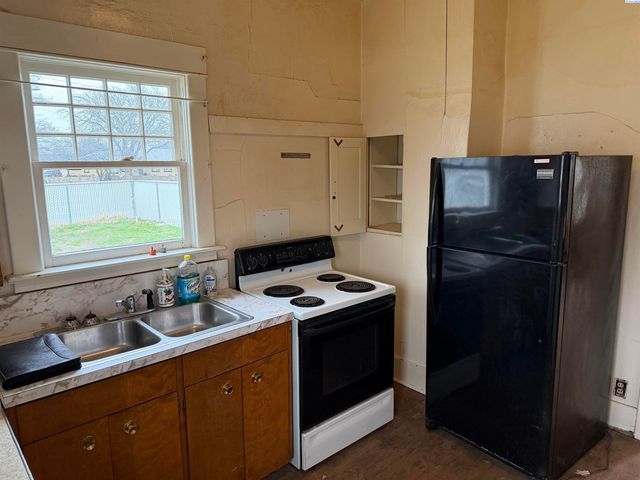 1107 W Yakima Street, Pasco, WA 99301