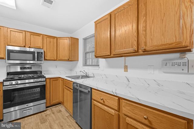 2004 CHITA CT, Temple Hills, MD 20748