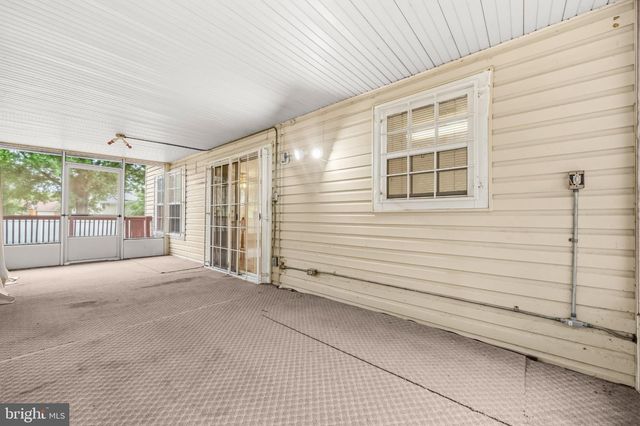2004 CHITA CT, Temple Hills, MD 20748