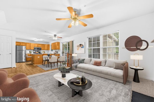 2004 CHITA CT, Temple Hills, MD 20748