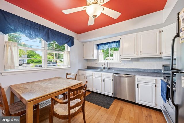905 AMOSLAND RD, Morton, PA 19070
