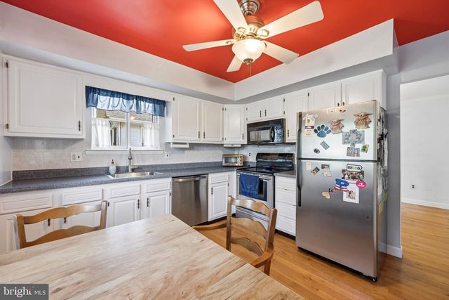 905 AMOSLAND RD, Morton, PA 19070