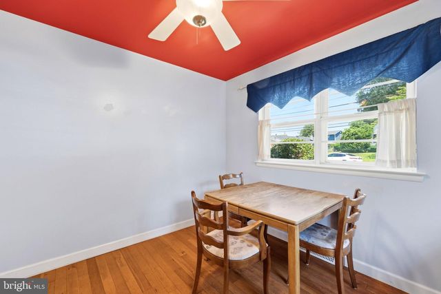905 AMOSLAND RD, Morton, PA 19070