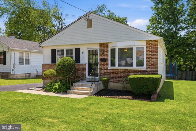 905 AMOSLAND RD, Morton, PA 19070