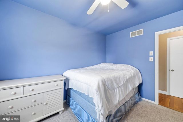 905 AMOSLAND RD, Morton, PA 19070