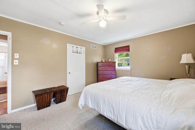 905 AMOSLAND RD, Morton, PA 19070