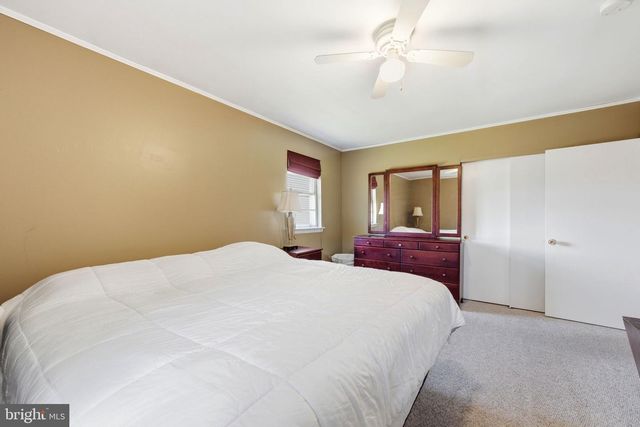 905 AMOSLAND RD, Morton, PA 19070