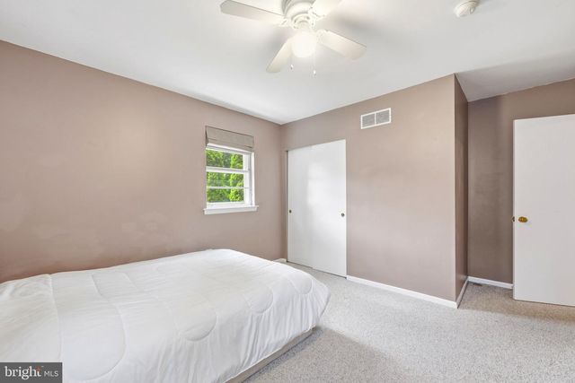 905 AMOSLAND RD, Morton, PA 19070