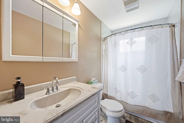 905 AMOSLAND RD, Morton, PA 19070