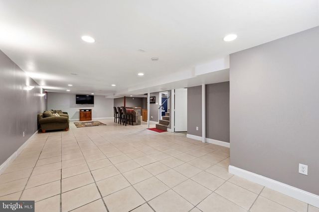 905 AMOSLAND RD, Morton, PA 19070