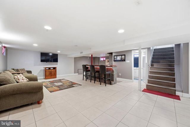 905 AMOSLAND RD, Morton, PA 19070