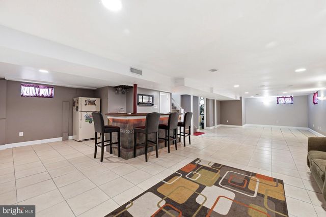 905 AMOSLAND RD, Morton, PA 19070