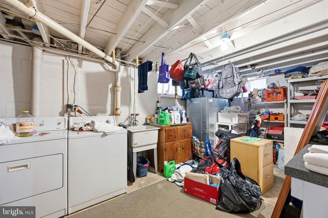 905 AMOSLAND RD, Morton, PA 19070