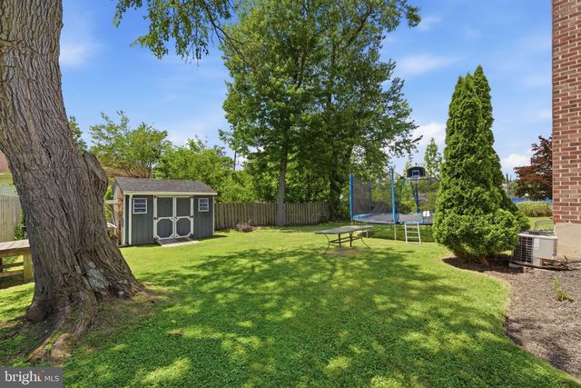 905 AMOSLAND RD, Morton, PA 19070