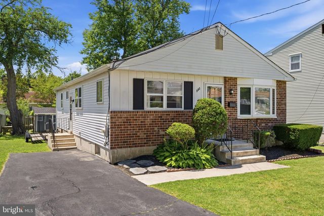 905 AMOSLAND RD, Morton, PA 19070